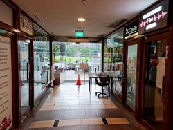 Burlington Square (D7), Retail #460329221